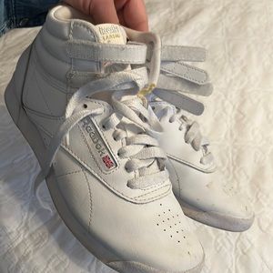 Woman’s 7 Redbox Classic